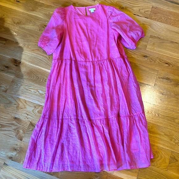 H&M Dresses & Skirts - H&M fluffy pink midi dress medium